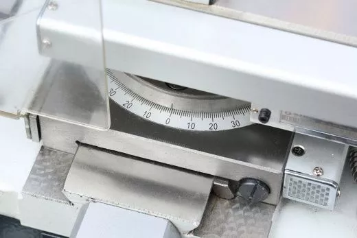 Универсальный токарный станок с УЦИ Metal Master MML 32100 (320x1000)