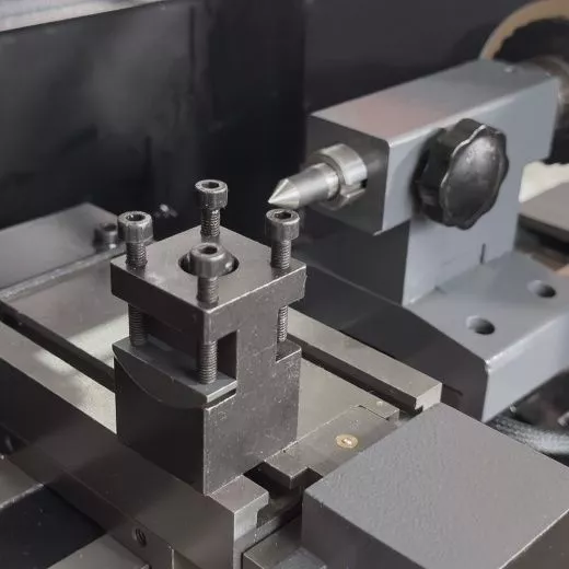 SP2138 Токарный станок с ЧПУ с горизонтальной станиной с щитком экраном из оргстекла